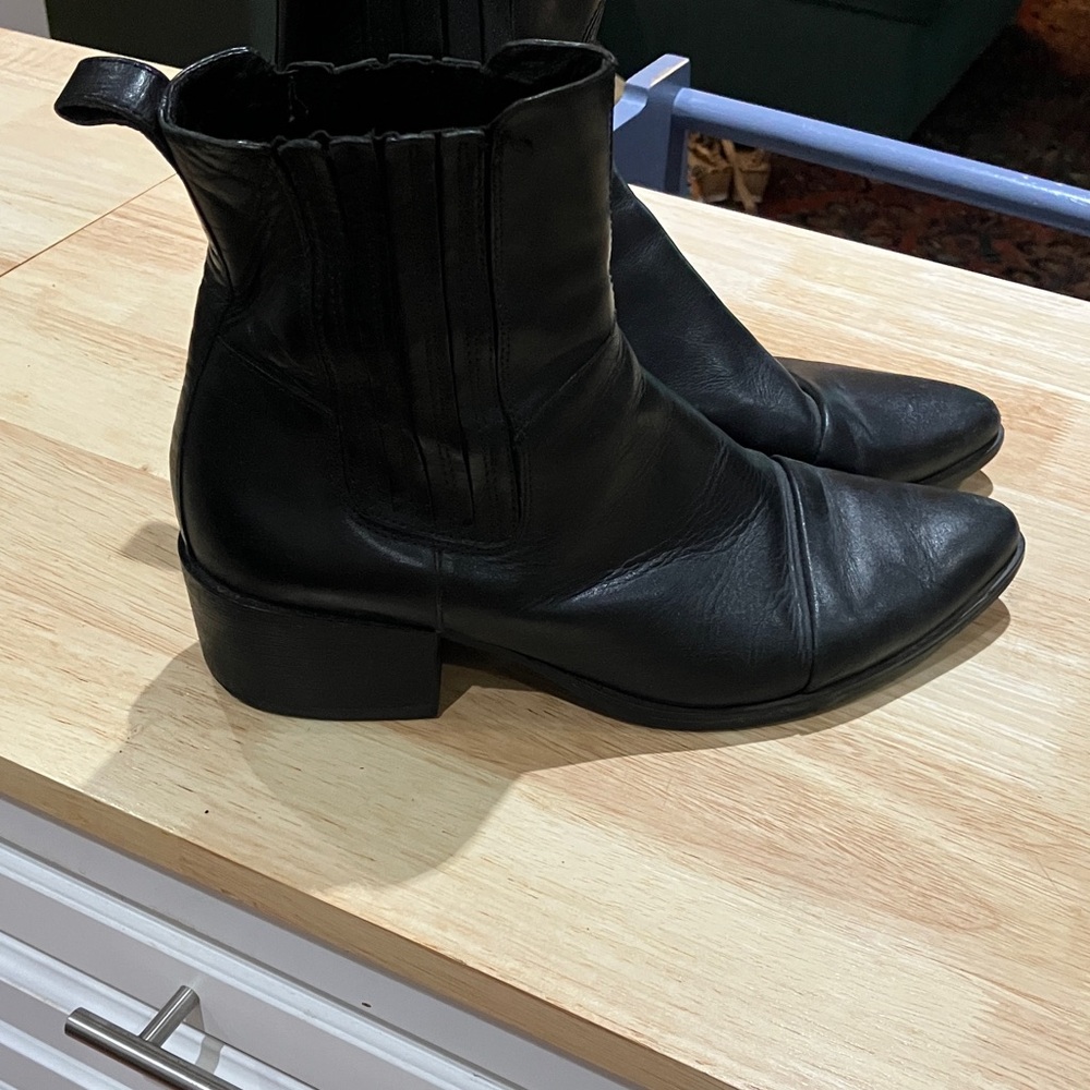 Vagabond Leather ankle Chelsea boots size 40